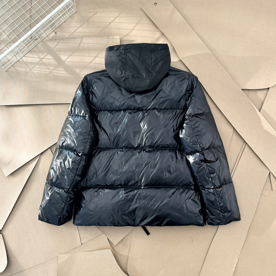 【BURBERRY  公式旗艦店】バーバリー  ダウンジャケット ご好評に付き再入荷！241226