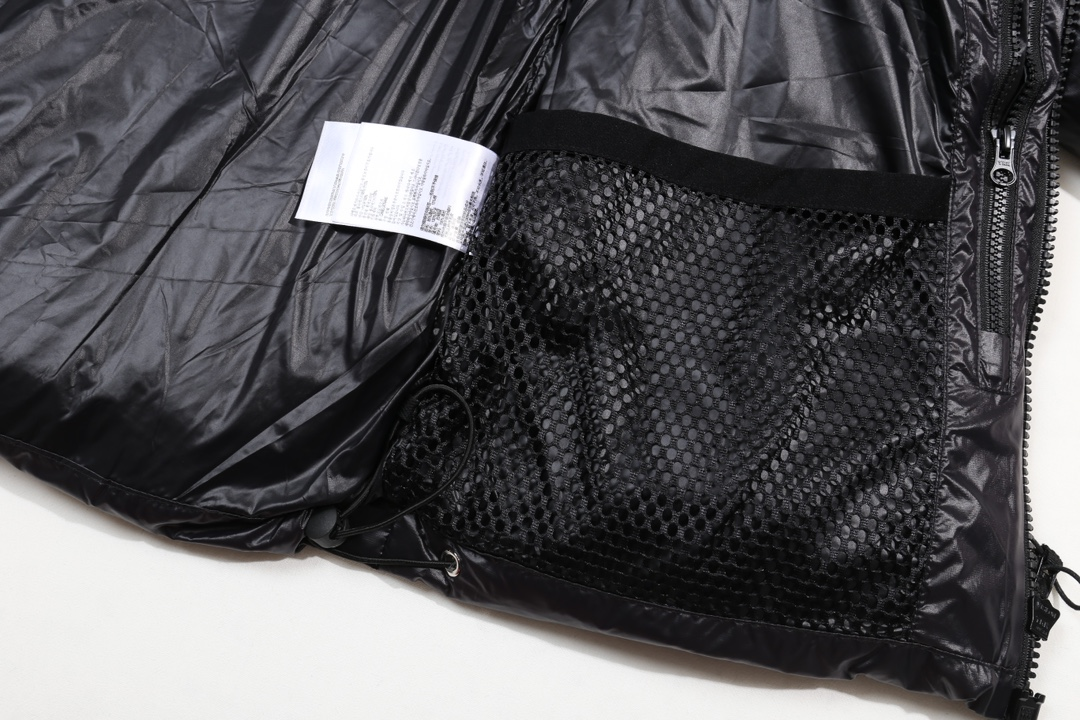 【Canada Goose  公式旗艦店】 カナダグース  ダウンジャケット ご好評に付き再入荷！241227