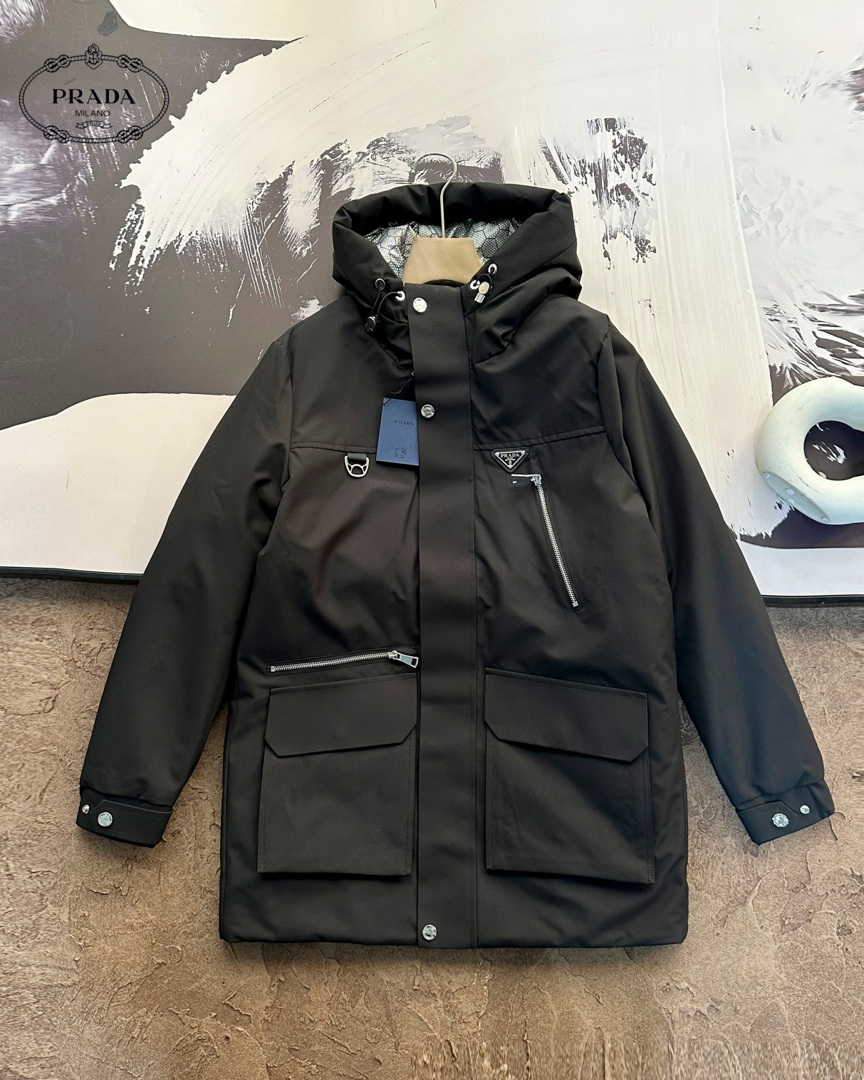 【PRADA  公式旗艦店】プラダ  ダウンジャケット好評に付き再入荷！241227