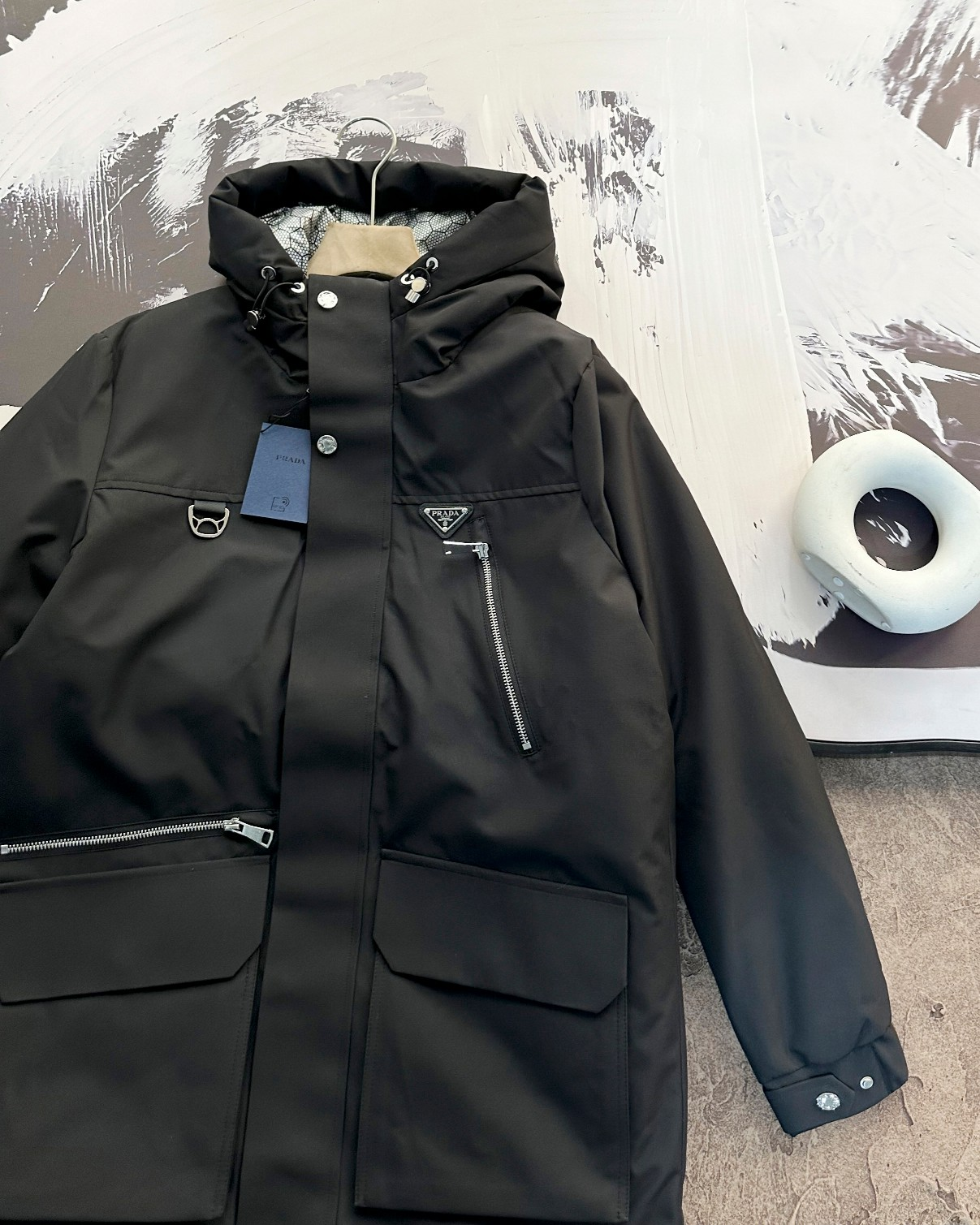 【PRADA  公式旗艦店】プラダ  ダウンジャケット好評に付き再入荷！241227