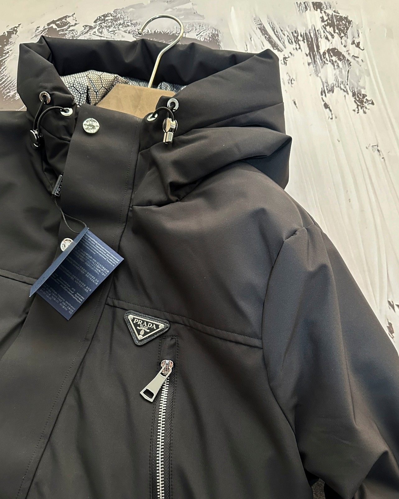 【PRADA  公式旗艦店】プラダ  ダウンジャケット好評に付き再入荷！241227