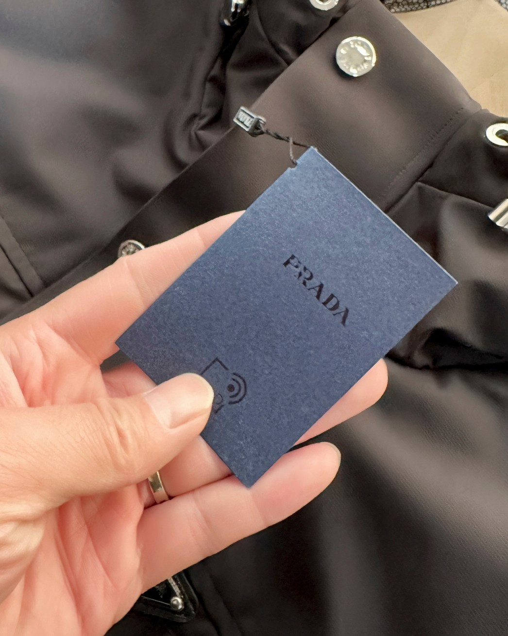 【PRADA  公式旗艦店】プラダ  ダウンジャケット好評に付き再入荷！241227