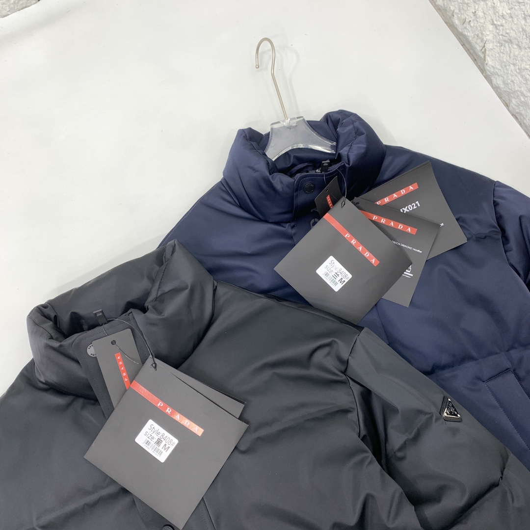 【PRADA  公式旗艦店】プラダ  ダウンジャケット好評に付き再入荷！241227