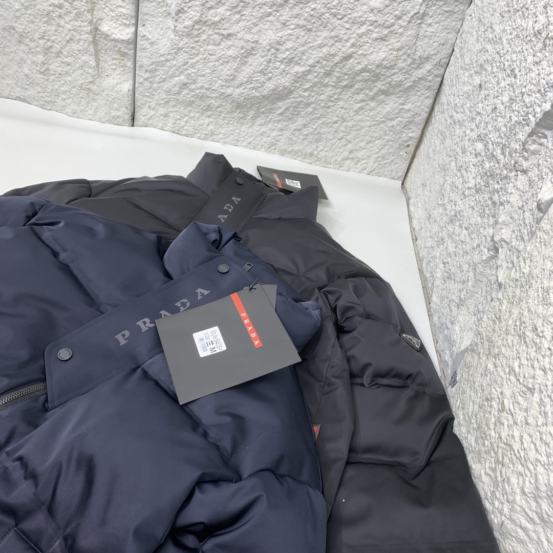 【PRADA  公式旗艦店】プラダ  ダウンジャケット好評に付き再入荷！241227