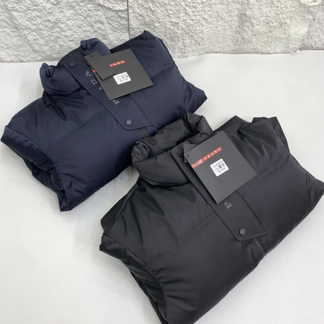 【PRADA  公式旗艦店】プラダ  ダウンジャケット好評に付き再入荷！241227