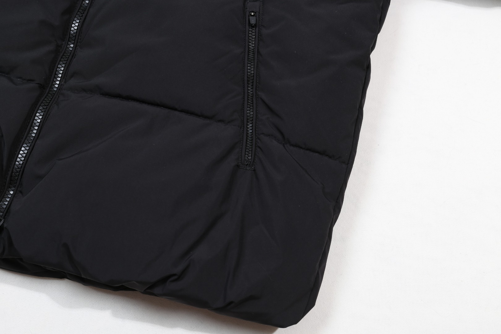 【MLB  公式旗艦店】ヤンキース  ダウンジャケット好評に付き再入荷！241227