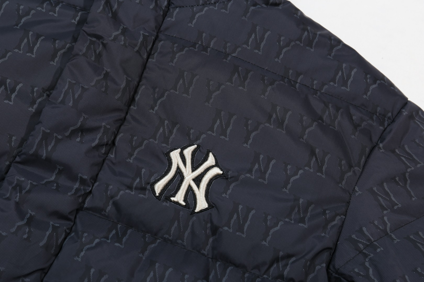 【MLB  公式旗艦店】ヤンキース  ダウンジャケット好評に付き再入荷！241227