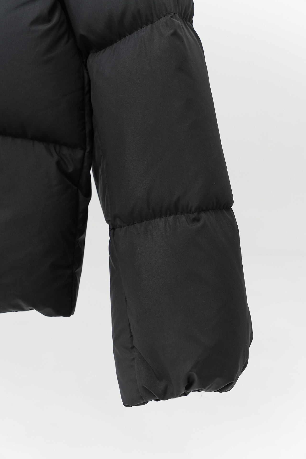 【MLB  公式旗艦店】ヤンキース  ダウンジャケット好評に付き再入荷！241227