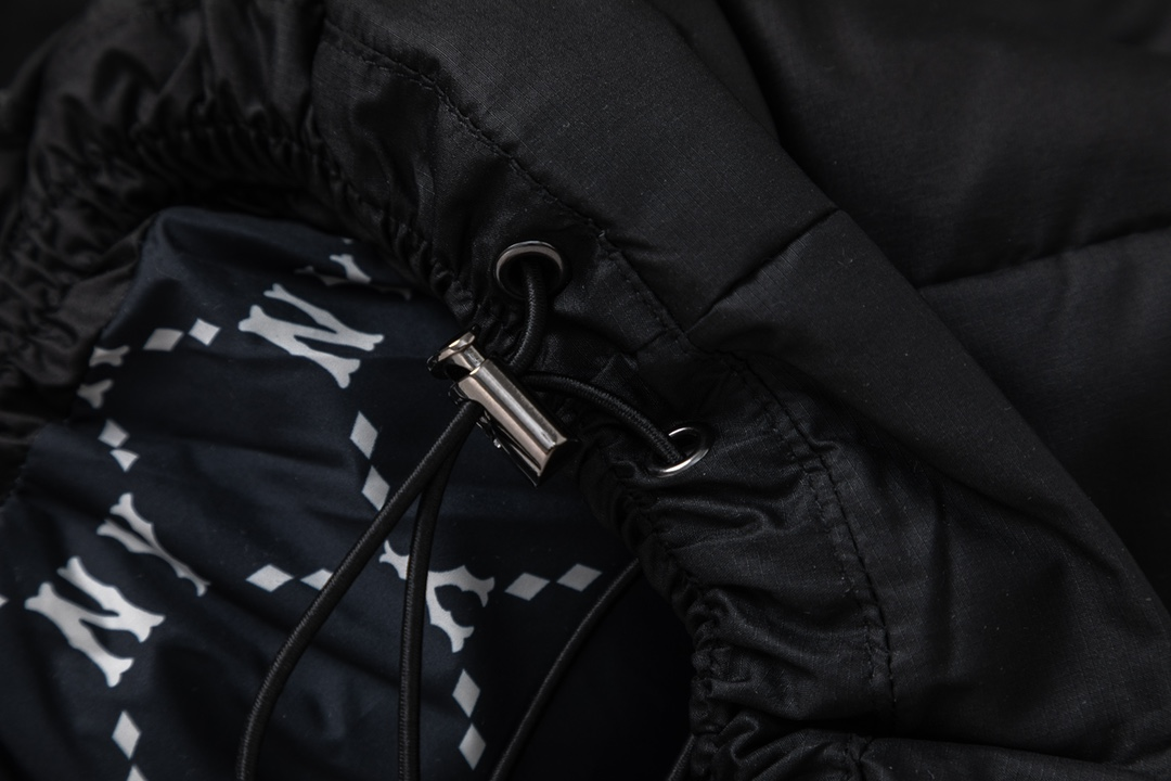 【MLB  公式旗艦店】ヤンキース  ダウンジャケット好評に付き再入荷！241227