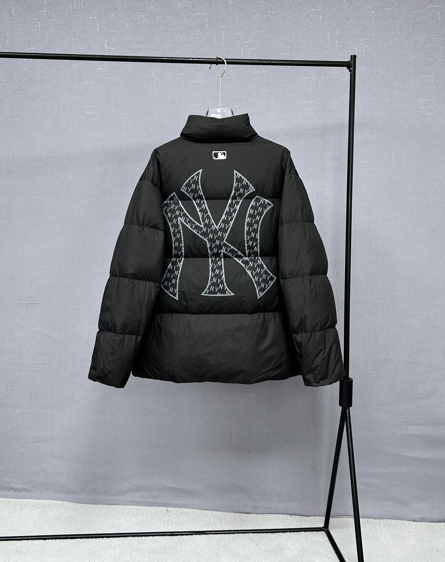 【MLB  公式旗艦店】ヤンキース  ダウンジャケット好評に付き再入荷！241227