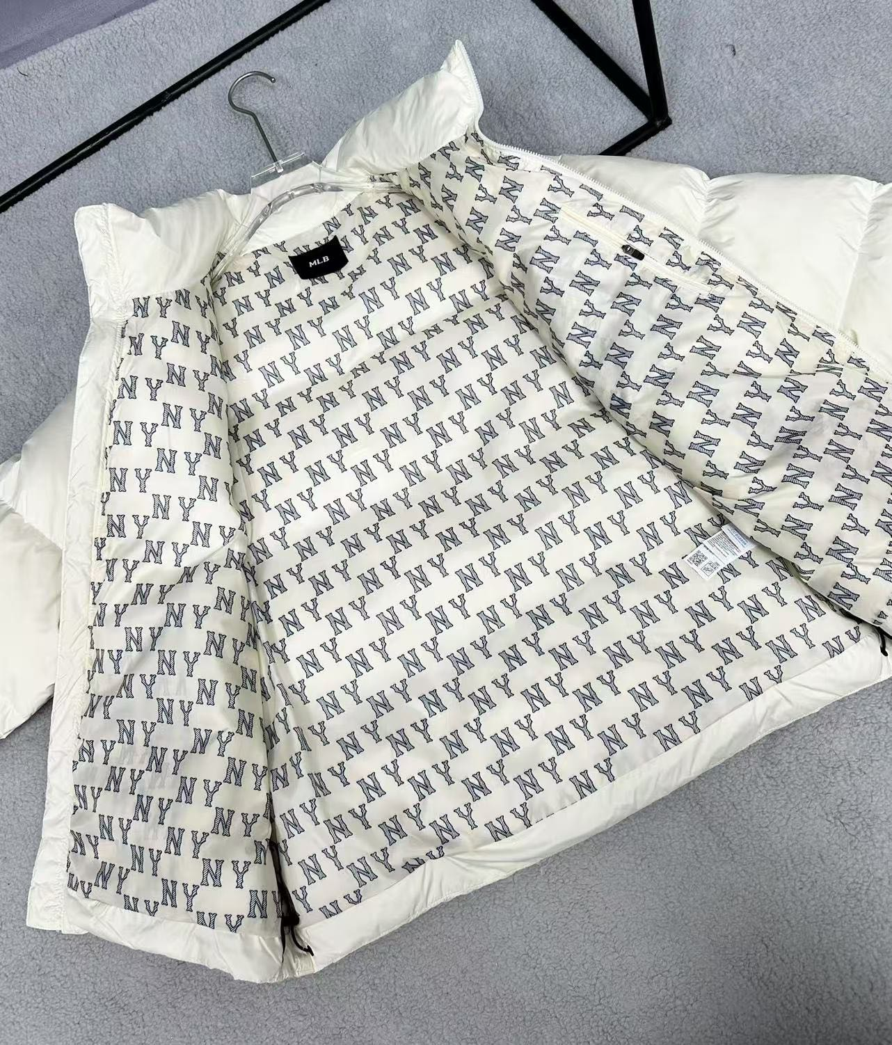 【MLB  公式旗艦店】ヤンキース  ダウンジャケット好評に付き再入荷！241227