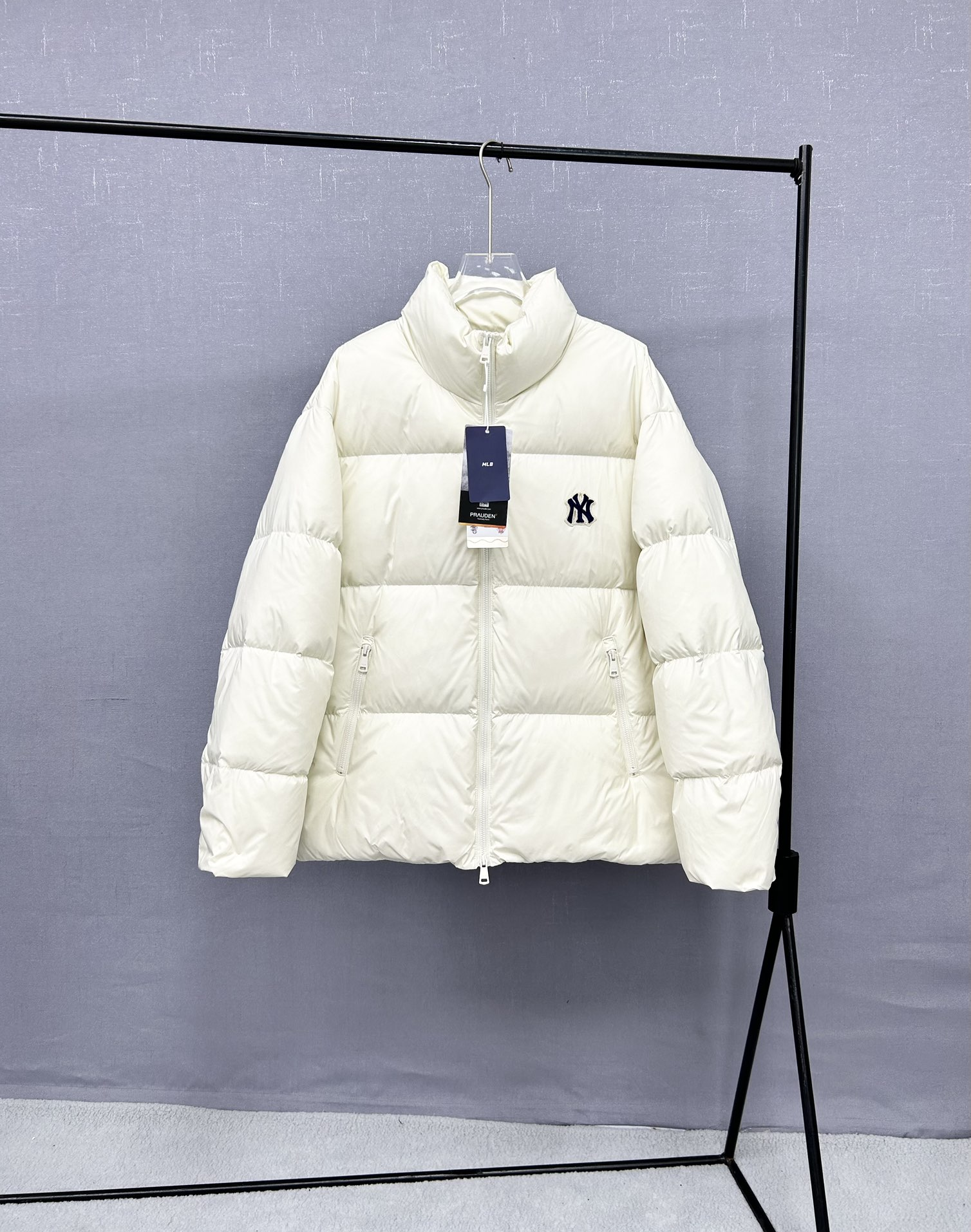 【MLB  公式旗艦店】ヤンキース  ダウンジャケット好評に付き再入荷！241227