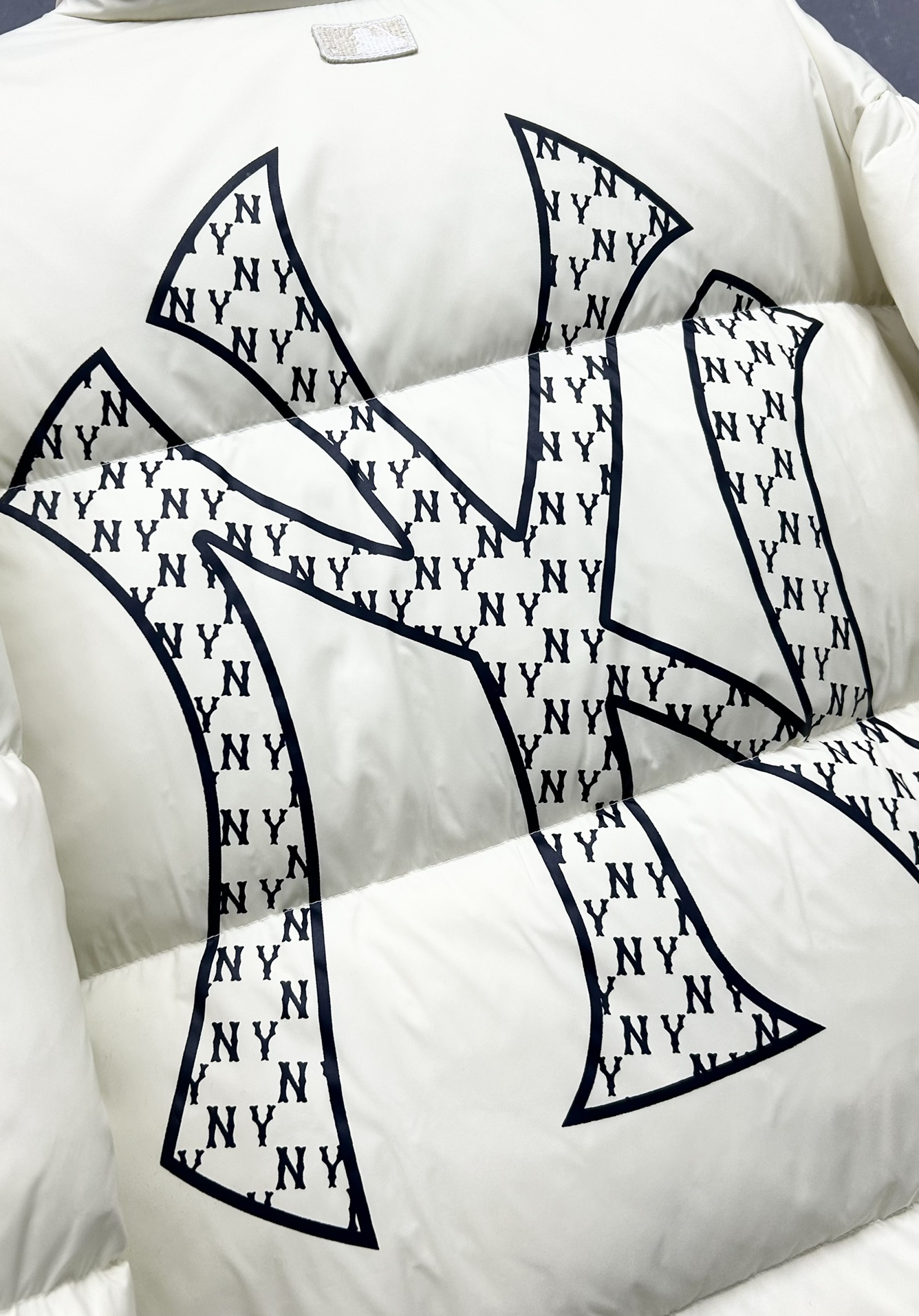 【MLB  公式旗艦店】ヤンキース  ダウンジャケット好評に付き再入荷！241227