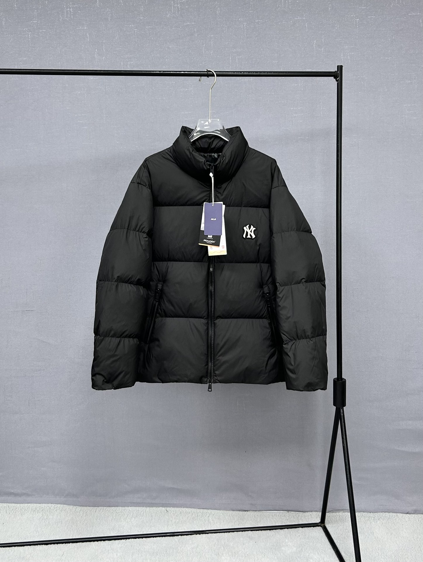 【MLB  公式旗艦店】ヤンキース  ダウンジャケット好評に付き再入荷！241227
