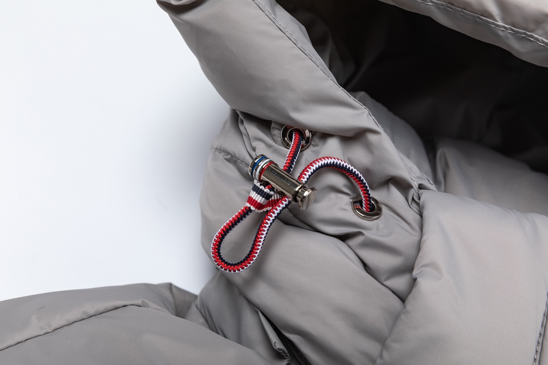 【ThomBrowne  公式旗艦店】 ダウンジャケット ご好評に付き再入荷！241228