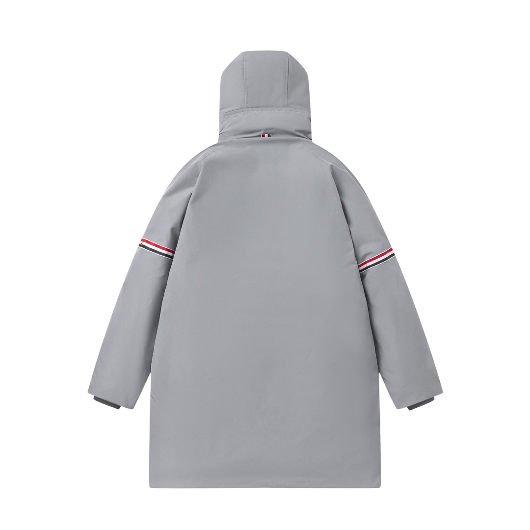 【ThomBrowne  公式旗艦店】トムブラウン  ダウンジャケット ご好評に付き再入荷！241228