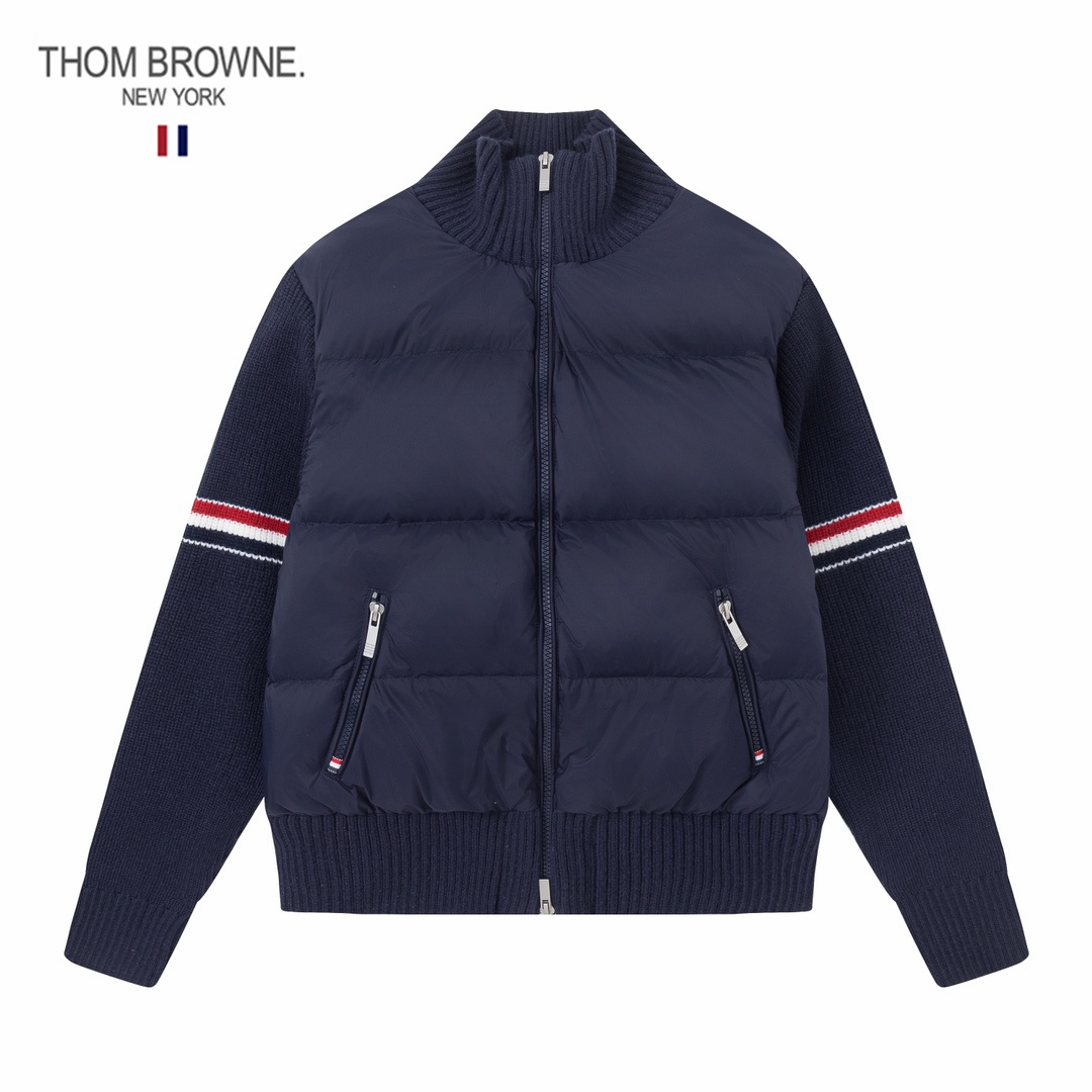 【ThomBrowne  公式旗艦店】トムブラウン  ダウンジャケット ご好評に付き再入荷！241228