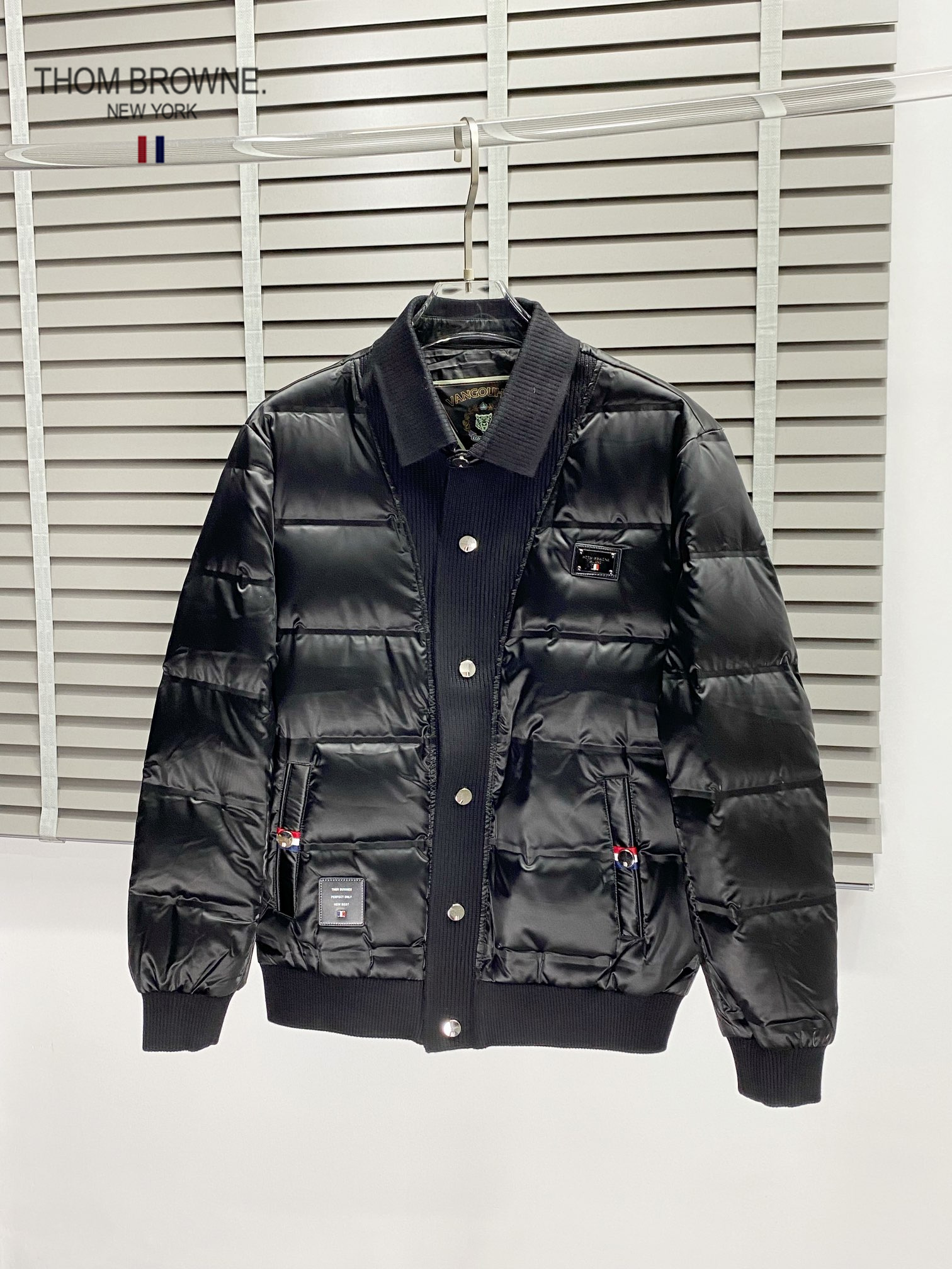 【Miumiu  公式旗艦店】ミュウミュウ ダウンジャケット ご好評に付き再入荷！241228