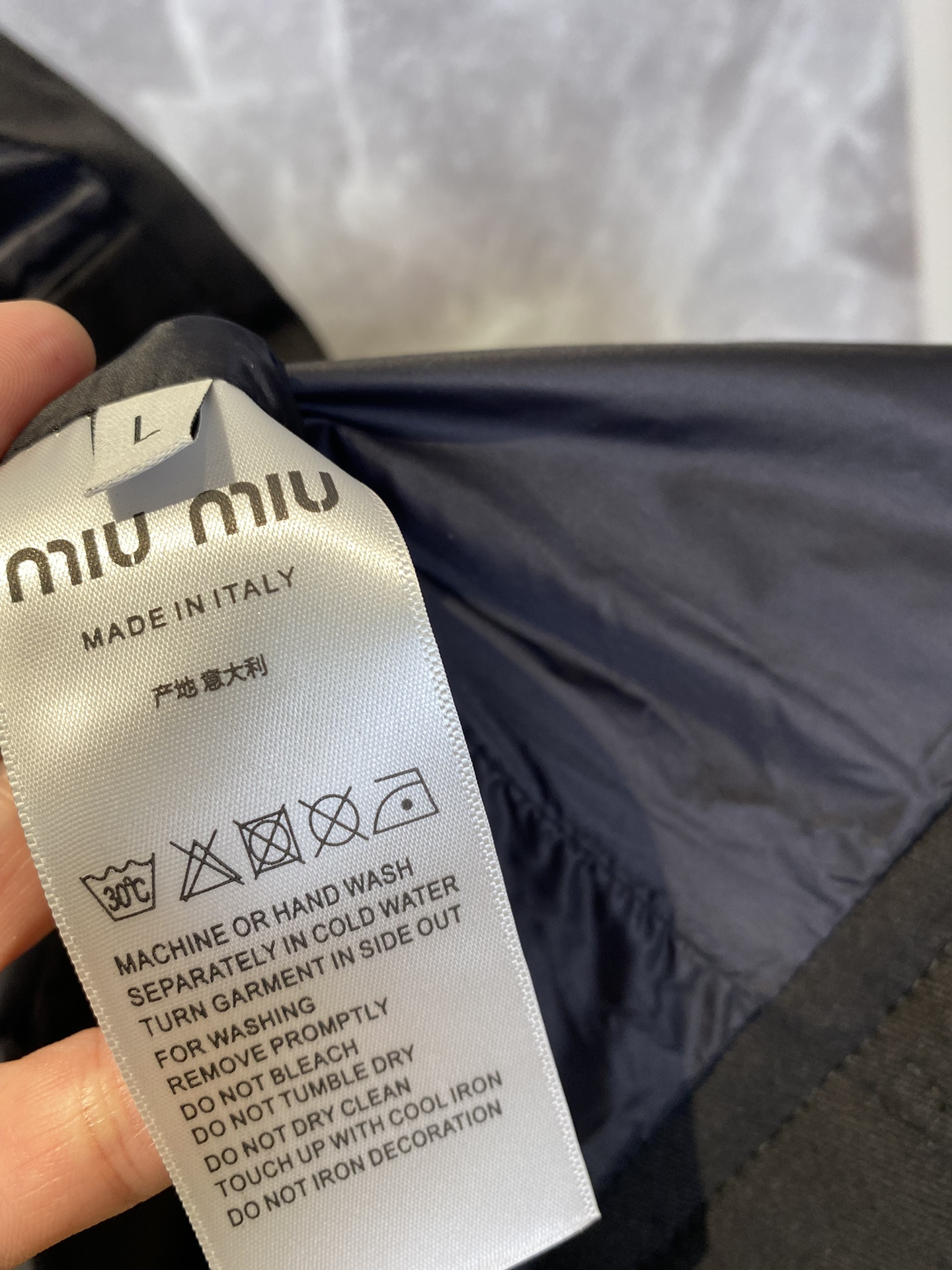 【Miumiu  公式旗艦店】ミュウミュウ ダウンジャケット ご好評に付き再入荷！241228