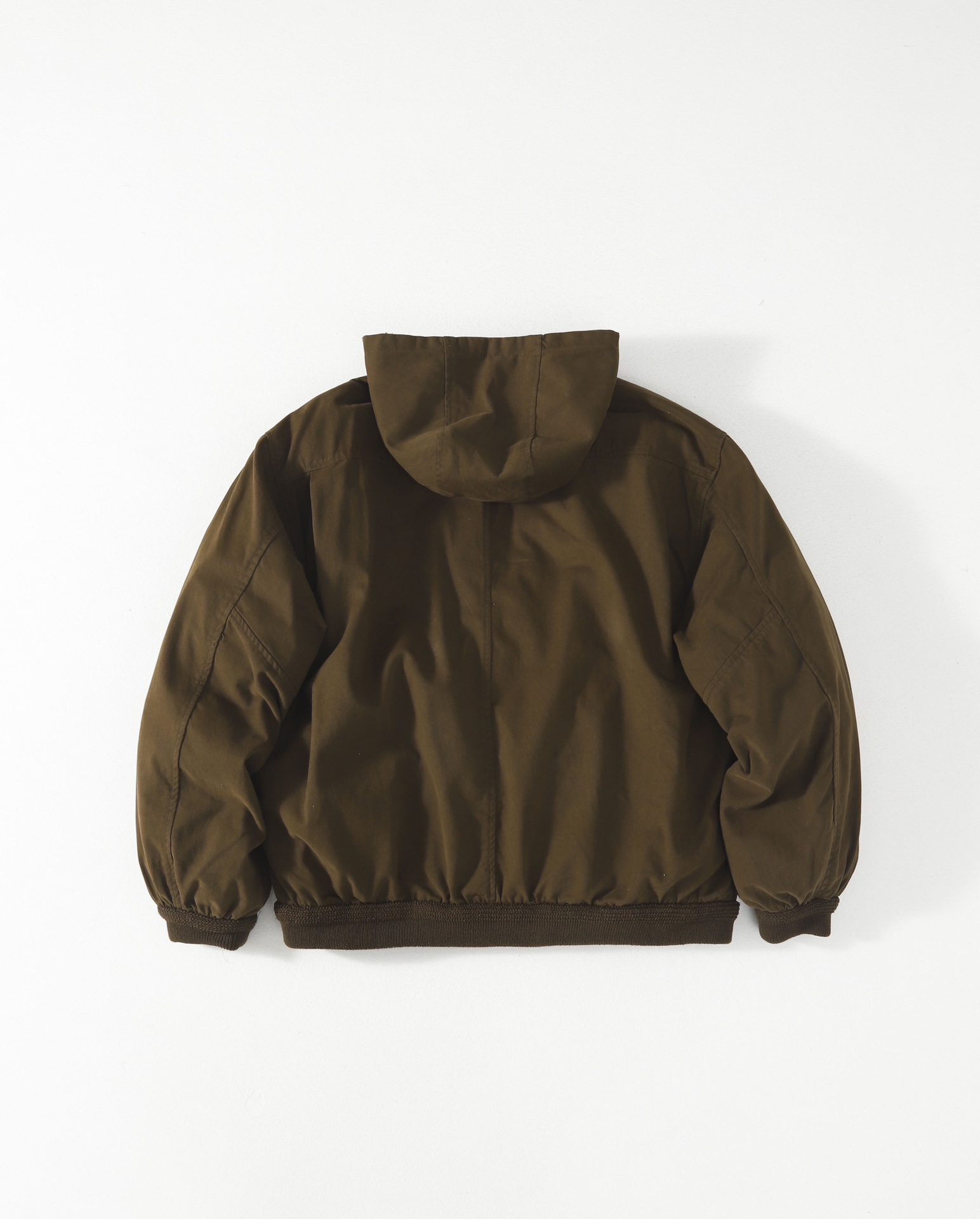 【Miumiu  公式旗艦店】ミュウミュウ ダウンジャケット ご好評に付き再入荷！241228