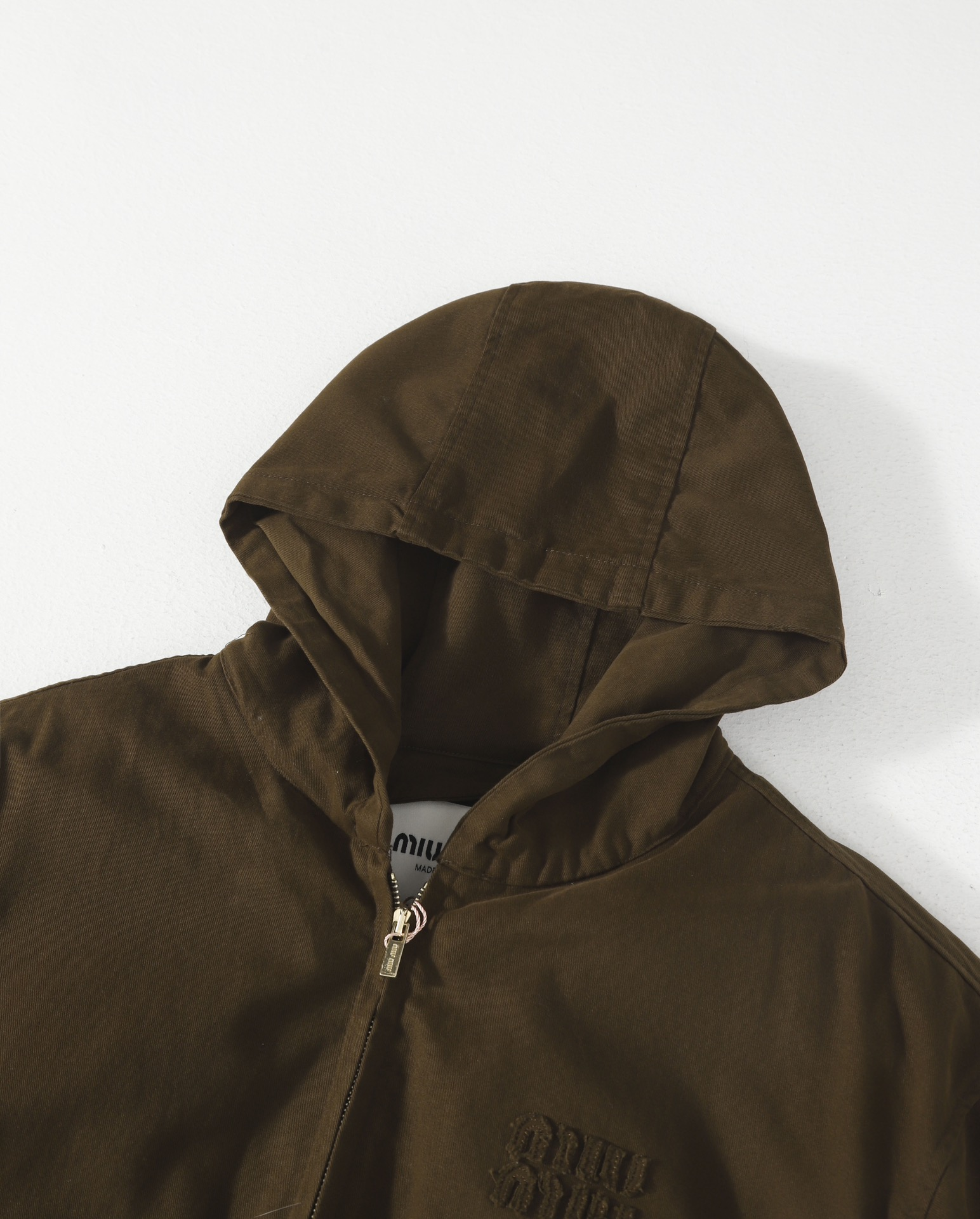 【Miumiu  公式旗艦店】ミュウミュウ ダウンジャケット ご好評に付き再入荷！241228