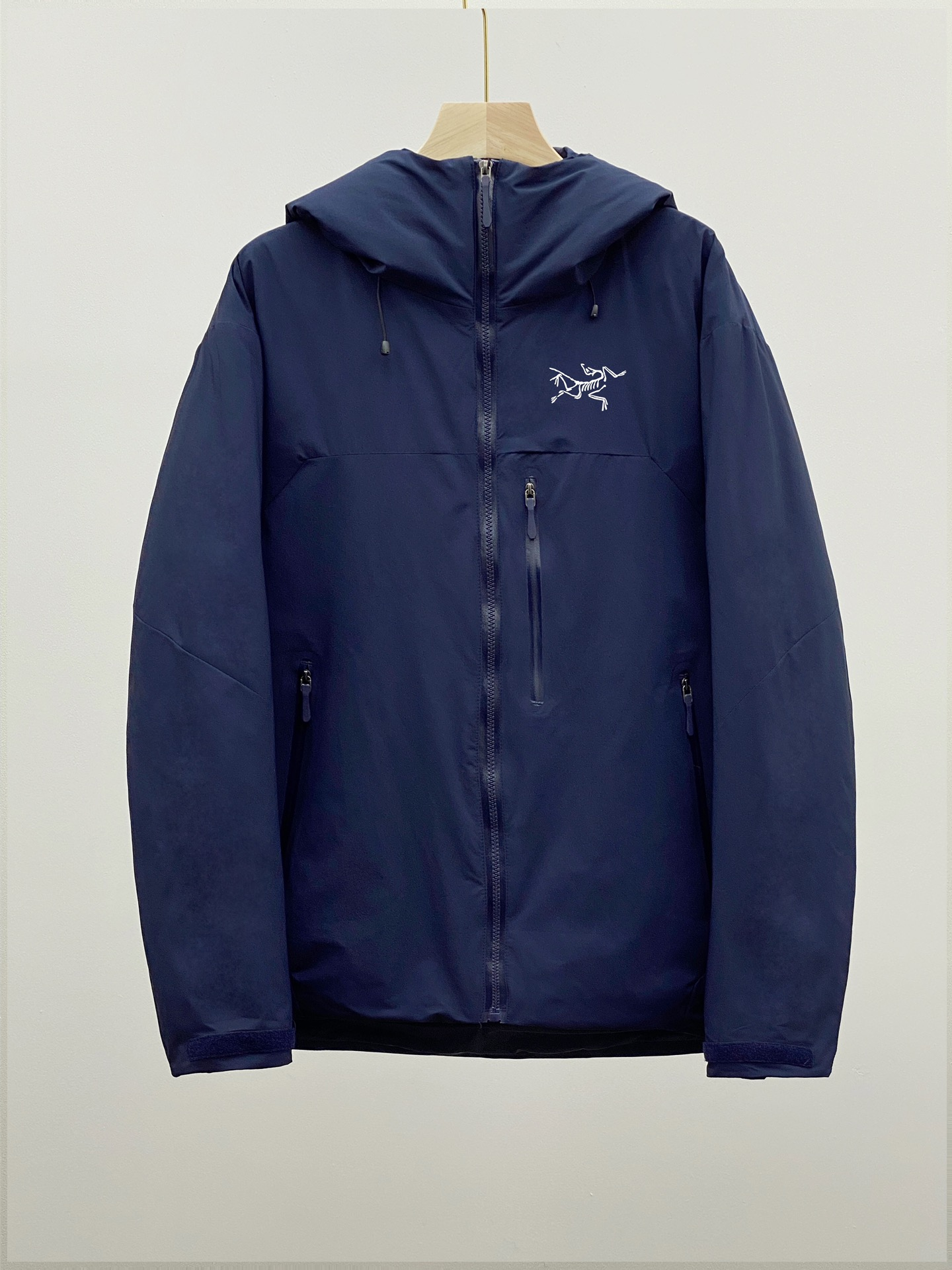 【ARCTERYX   公式旗艦店】 アークテリクス  ダウンジャケット ご好評に付き再入荷！  241228