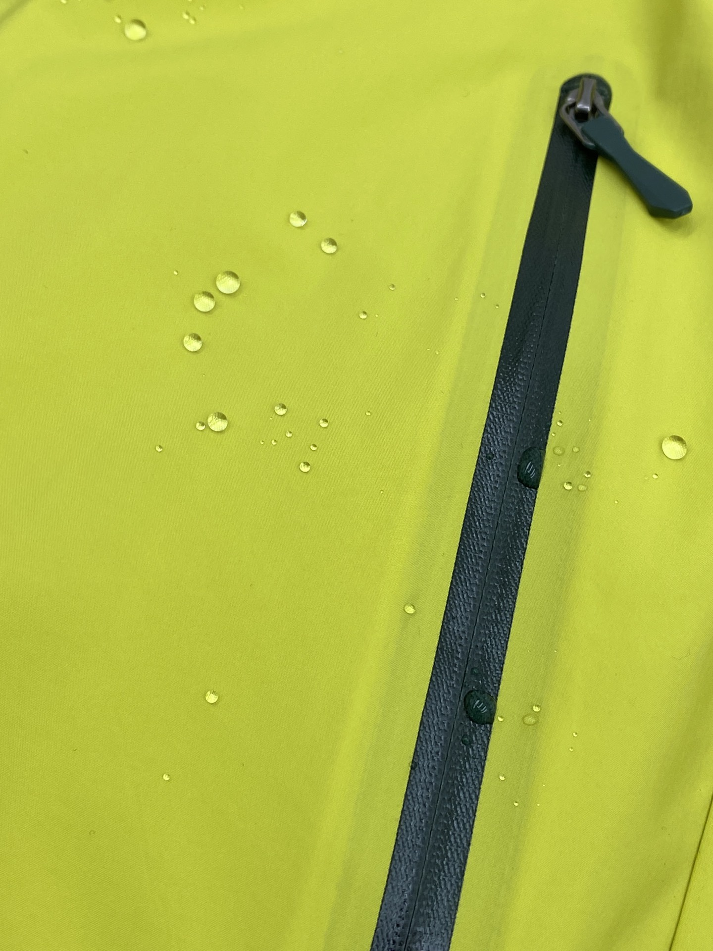 【ARCTERYX   公式旗艦店】 アークテリクス  ダウンジャケット ご好評に付き再入荷！  241228