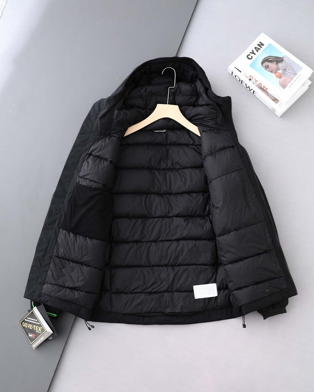 【ARCTERYX   公式旗艦店】 アークテリクス  ダウンジャケット ご好評に付き再入荷！  241228