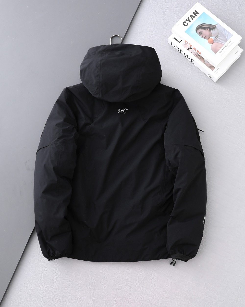 【ARCTERYX   公式旗艦店】 アークテリクス  ダウンジャケット ご好評に付き再入荷！  241228