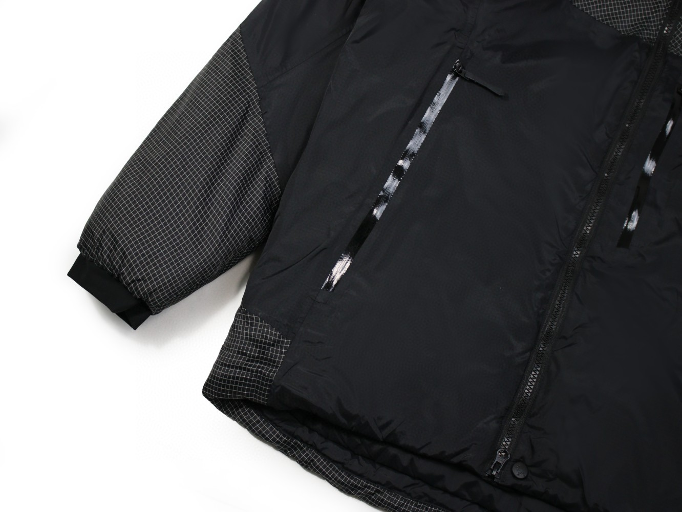 【ARCTERYX   公式旗艦店】 アークテリクス  ダウンジャケット ご好評に付き再入荷！  241228