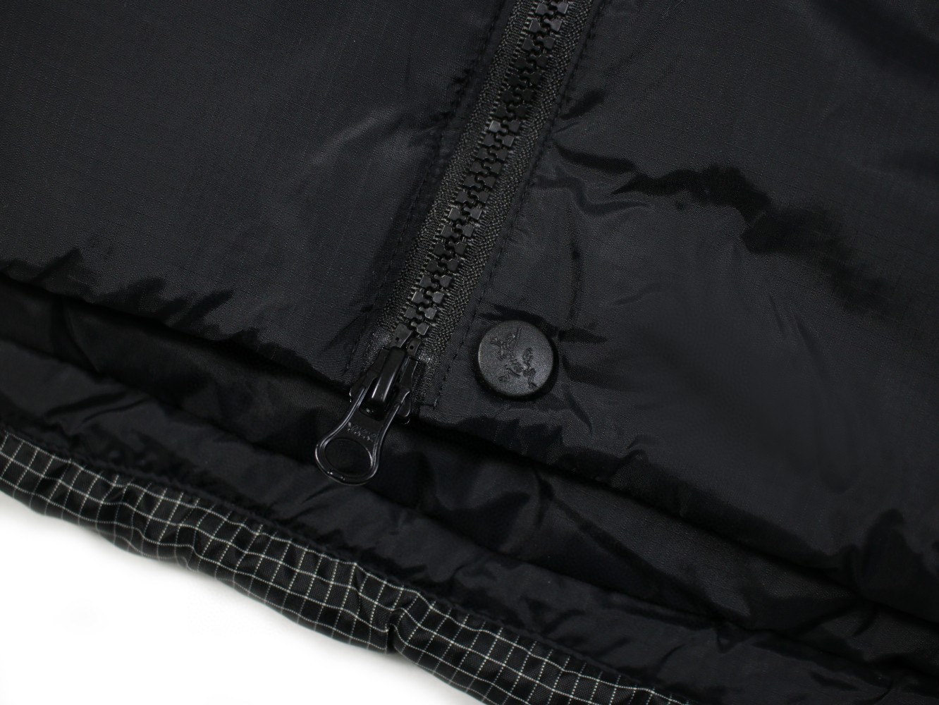 【ARCTERYX   公式旗艦店】 アークテリクス  ダウンジャケット ご好評に付き再入荷！  241228