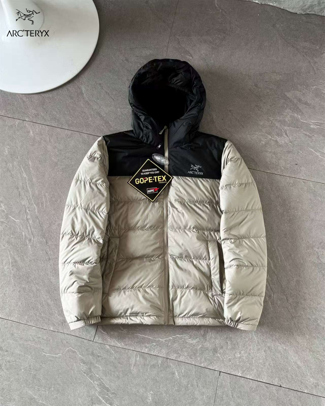 【ARCTERYX   公式旗艦店】 アークテリクス  ダウンジャケット ご好評に付き再入荷！  241228