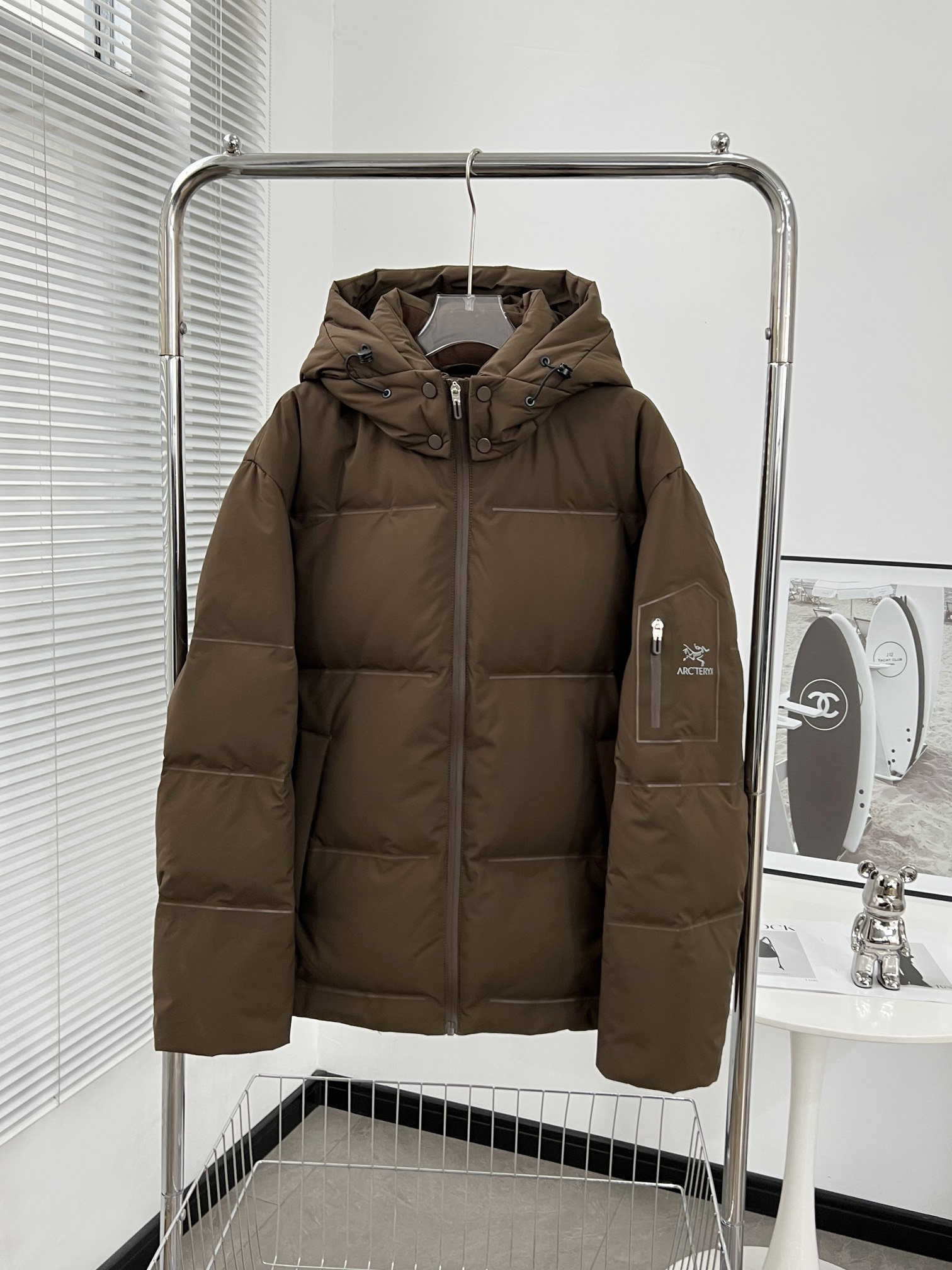 【ARCTERYX   公式旗艦店】 アークテリクス  ダウンジャケット ご好評に付き再入荷！  241228