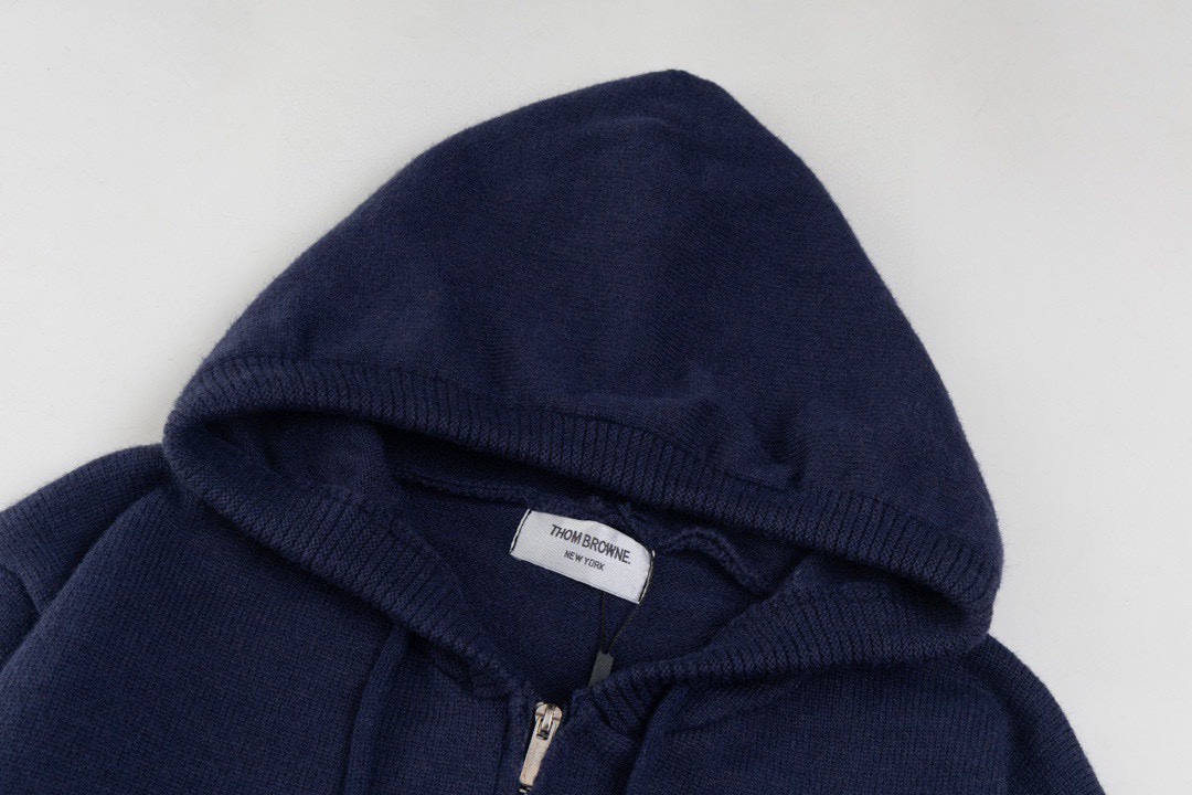 【ThomBrowne   公式旗艦店】トムブラウン  セーター   ご好評に付き再入荷！241230