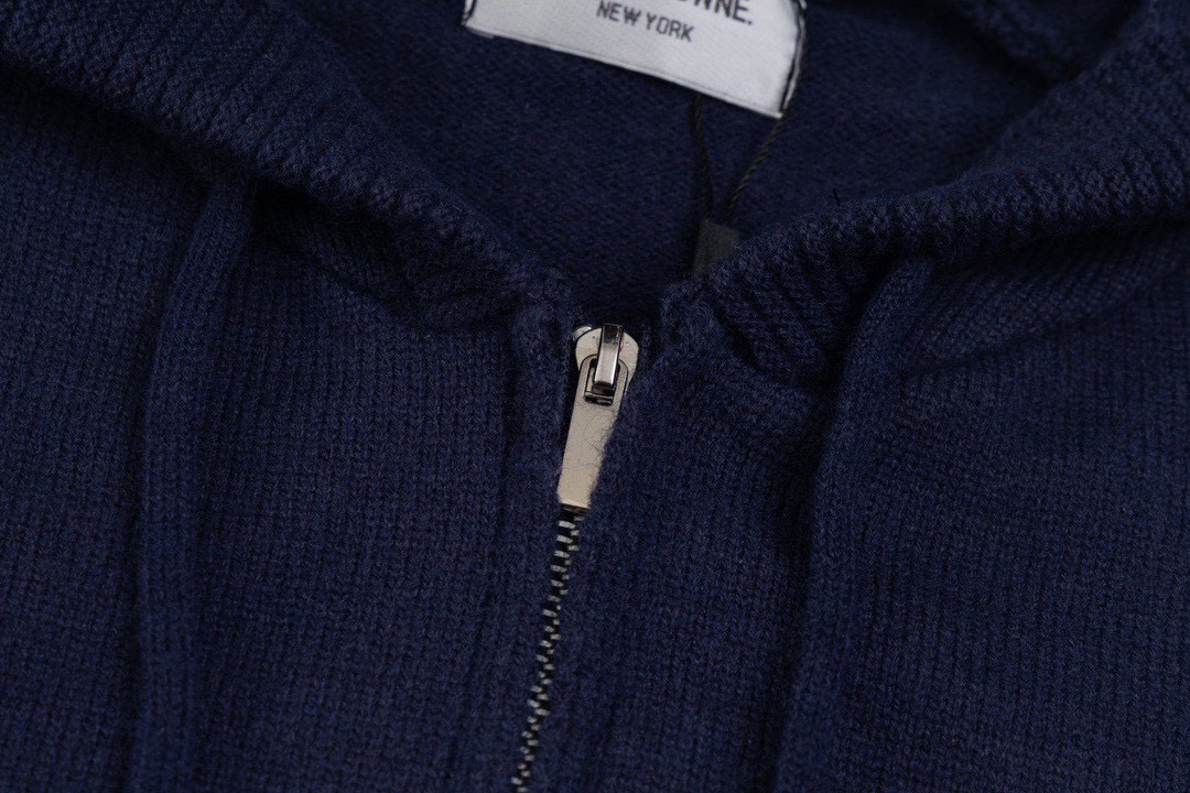 【ThomBrowne   公式旗艦店】トムブラウン  セーター   ご好評に付き再入荷！241230