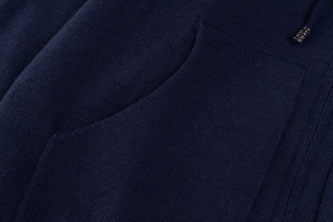 【ThomBrowne   公式旗艦店】トムブラウン  セーター   ご好評に付き再入荷！241230