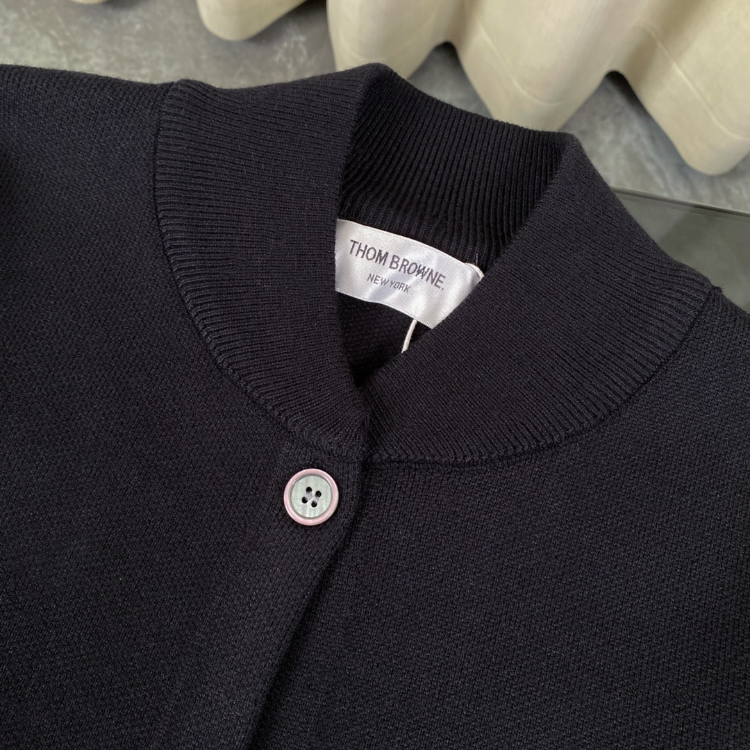 【ThomBrowne   公式旗艦店】トムブラウン  セーター   ご好評に付き再入荷！241230