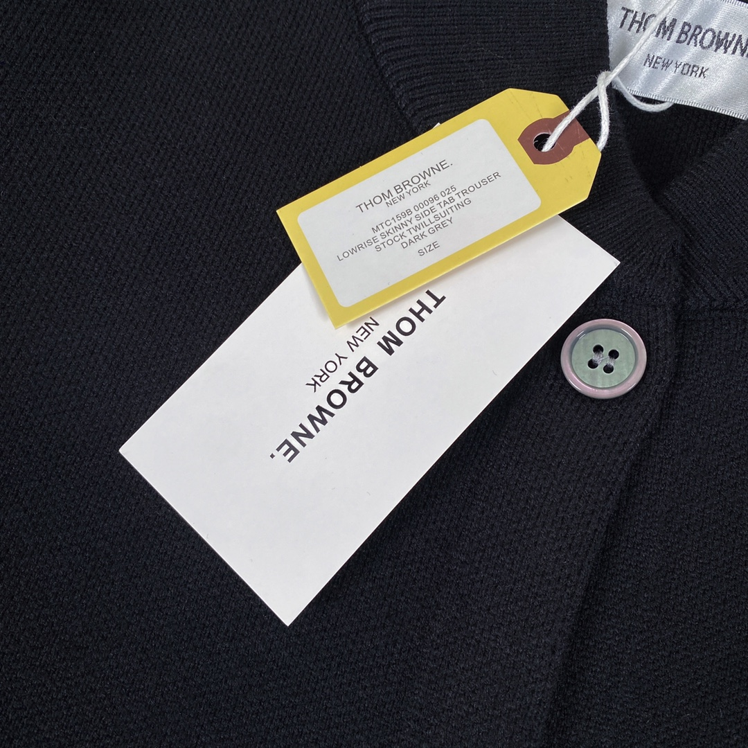 【ThomBrowne   公式旗艦店】トムブラウン  セーター   ご好評に付き再入荷！241230