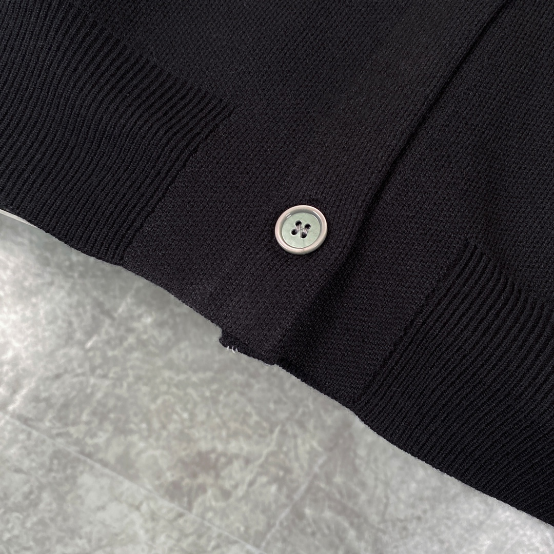 【ThomBrowne   公式旗艦店】トムブラウン  セーター   ご好評に付き再入荷！241230