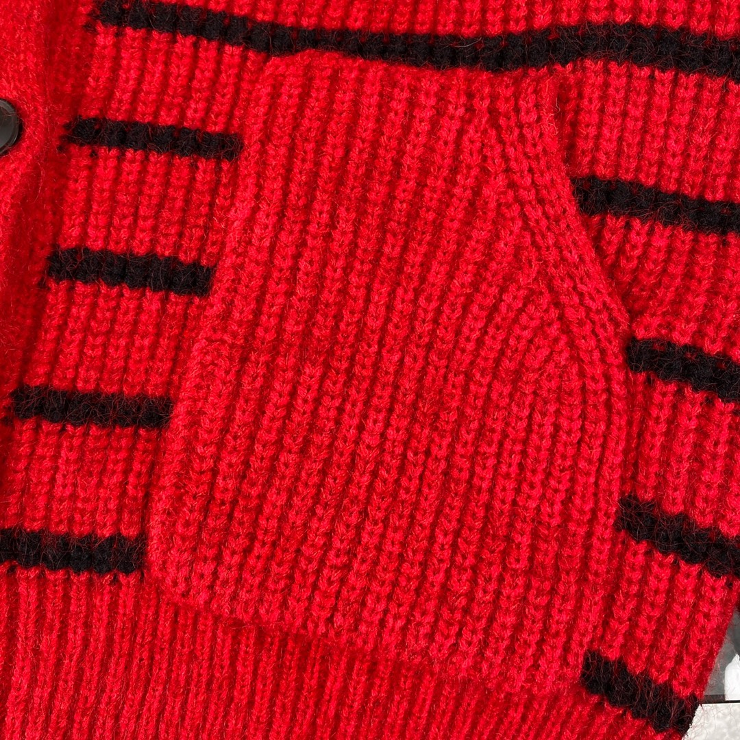 【ThomBrowne   公式旗艦店】トムブラウン  セーター   ご好評に付き再入荷！241230