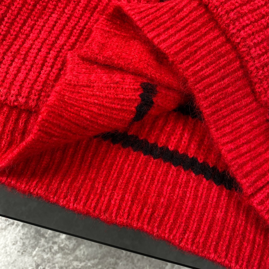 【ThomBrowne   公式旗艦店】トムブラウン  セーター   ご好評に付き再入荷！241230