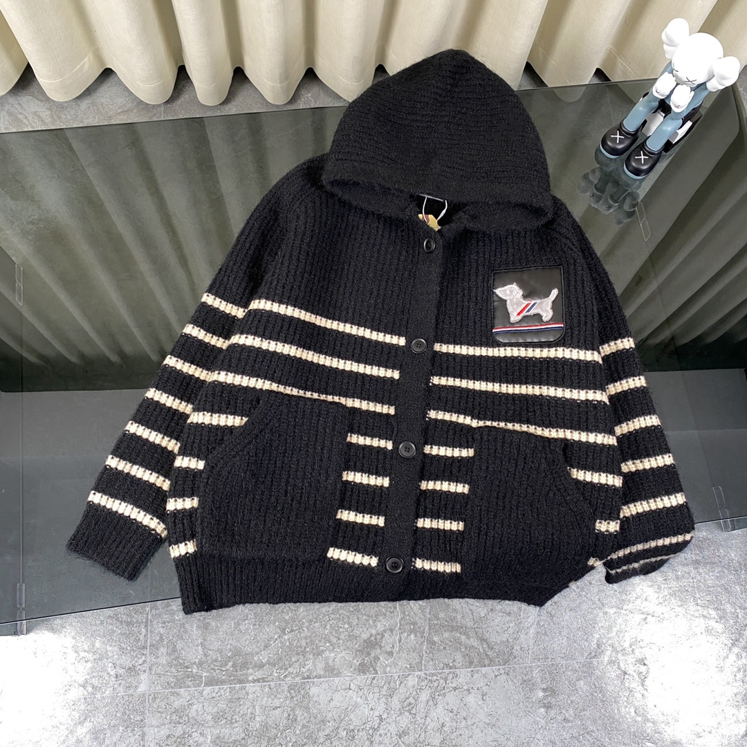 【ThomBrowne   公式旗艦店】トムブラウン  セーター   ご好評に付き再入荷！241230