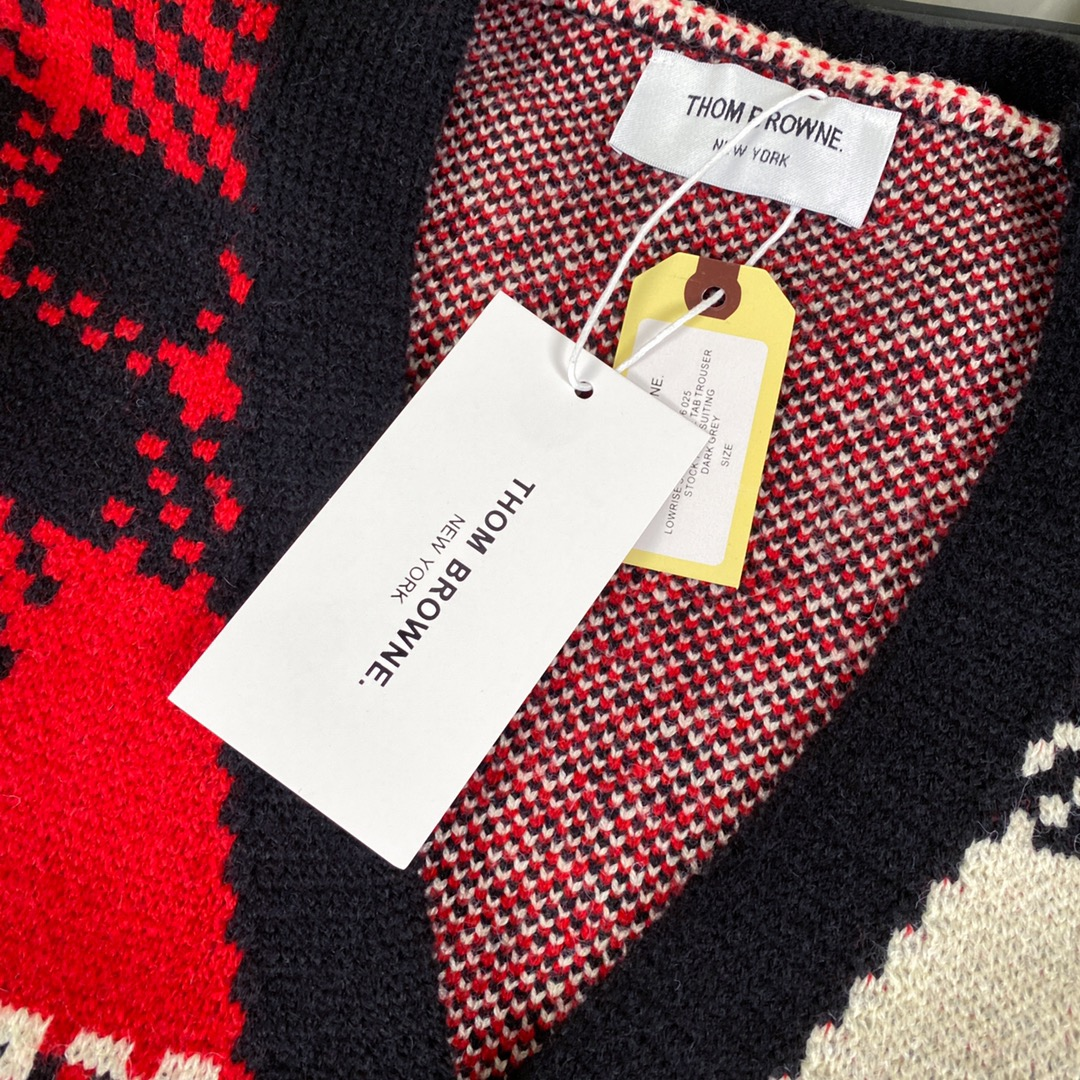 【ThomBrowne   公式旗艦店】トムブラウン  セーター   ご好評に付き再入荷！241230