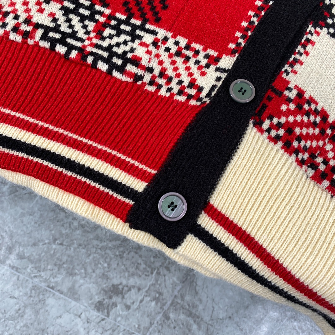 【ThomBrowne   公式旗艦店】トムブラウン  セーター   ご好評に付き再入荷！241230