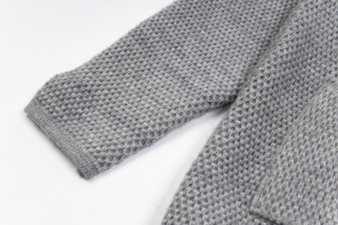 【ThomBrowne   公式旗艦店】トムブラウン セーター   ご好評に付き再入荷！241230