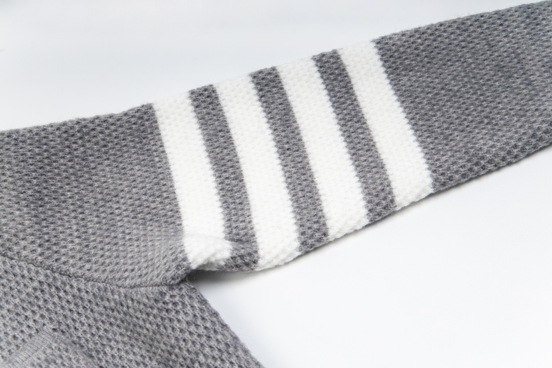 【ThomBrowne   公式旗艦店】トムブラウン セーター   ご好評に付き再入荷！241230