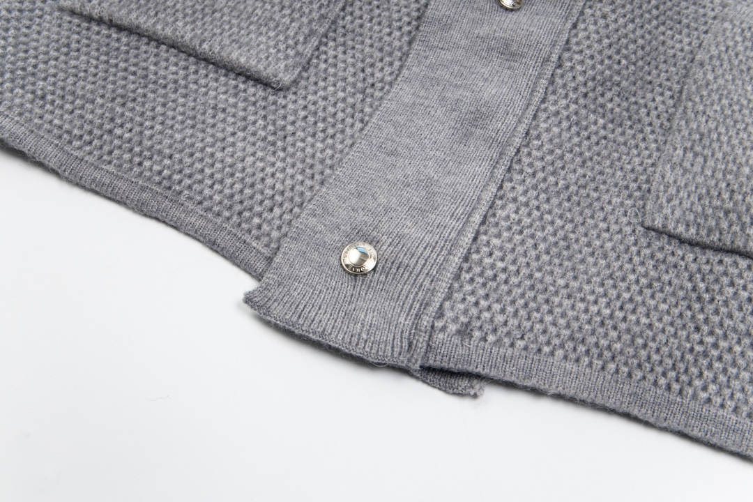 【ThomBrowne   公式旗艦店】トムブラウン セーター   ご好評に付き再入荷！241230