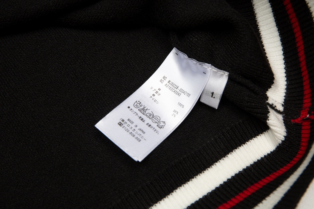 【ThomBrowne  公式旗艦店】トムブラウン  ダウンジャケット ご好評に付き再入荷！241228