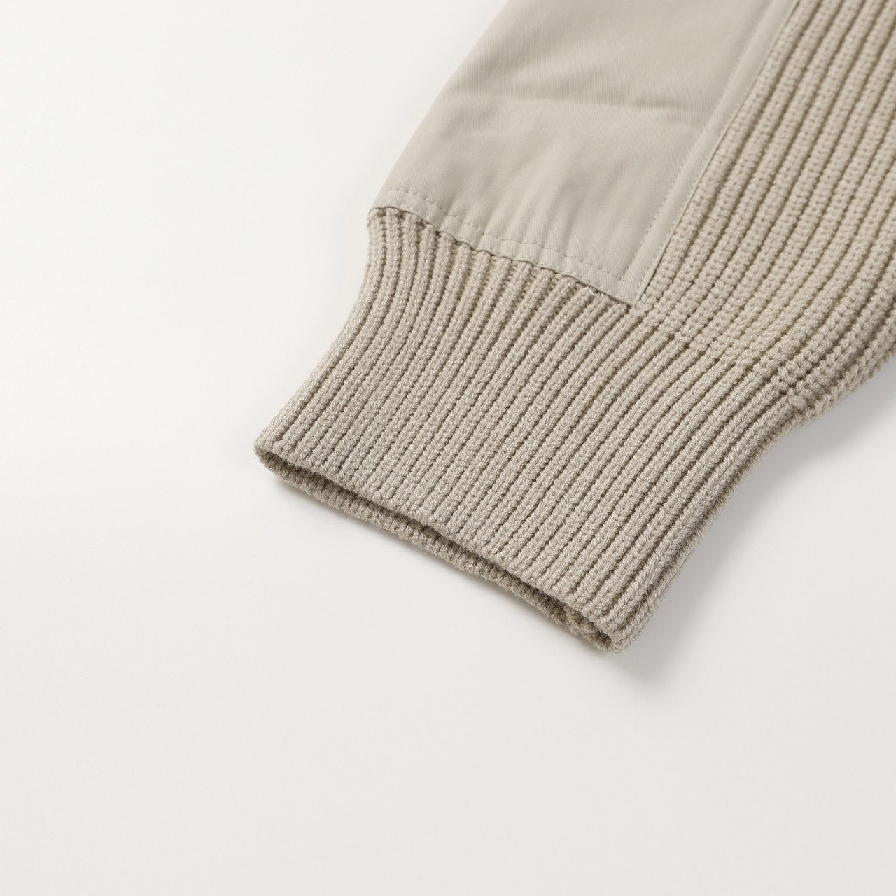 【BURBERRY 公式旗艦店】バーバリー  セーター好評に付き再入荷！241231