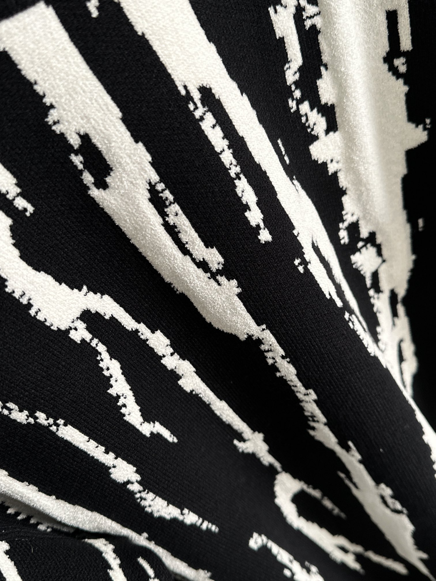 【BURBERRY 公式旗艦店】バーバリー セーター好評に付き再入荷！241231